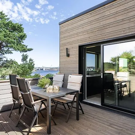 Idyllisk Sted Pa Toppen Av Alshus , アパート