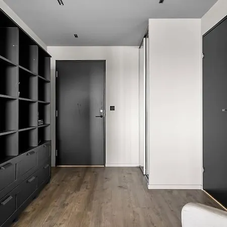 Idyllisk Sted Pa Toppen Av Alshus ,