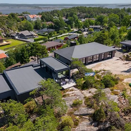 Idyllisk Sted Pa Toppen Av Alshus , *